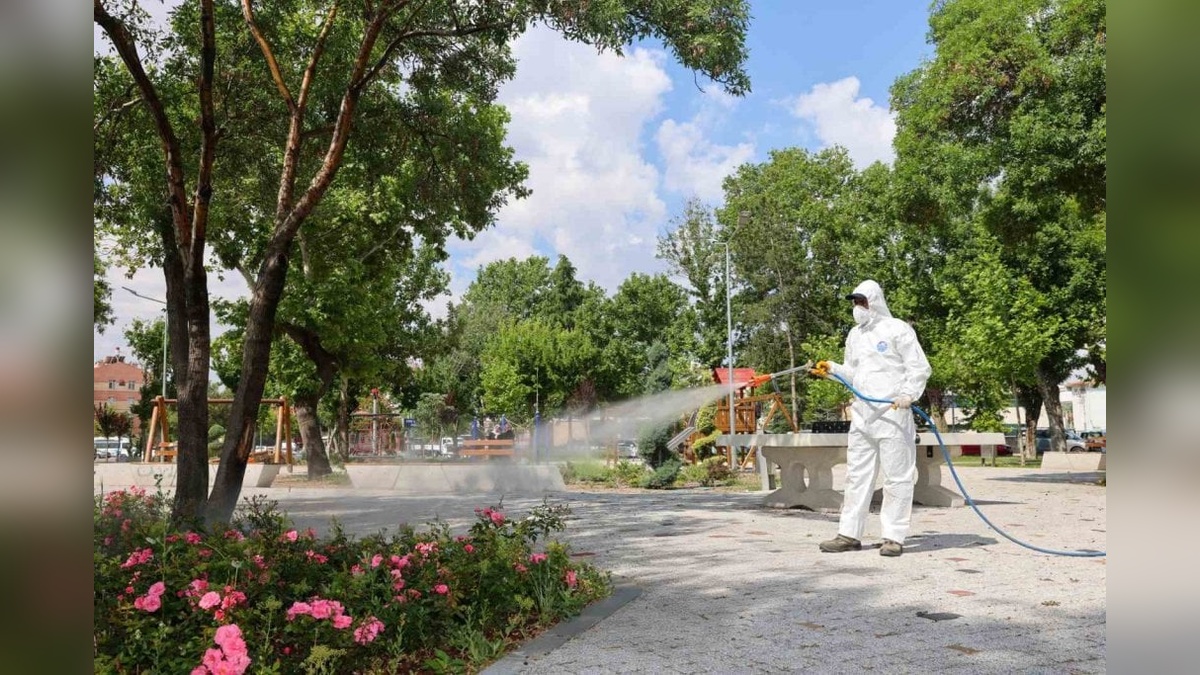 Selçuklu Belediyesi haşereyle mücadele ediyor