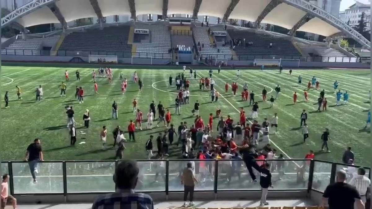 Avcılar'da amatör maçta kavga: 1 yaralı