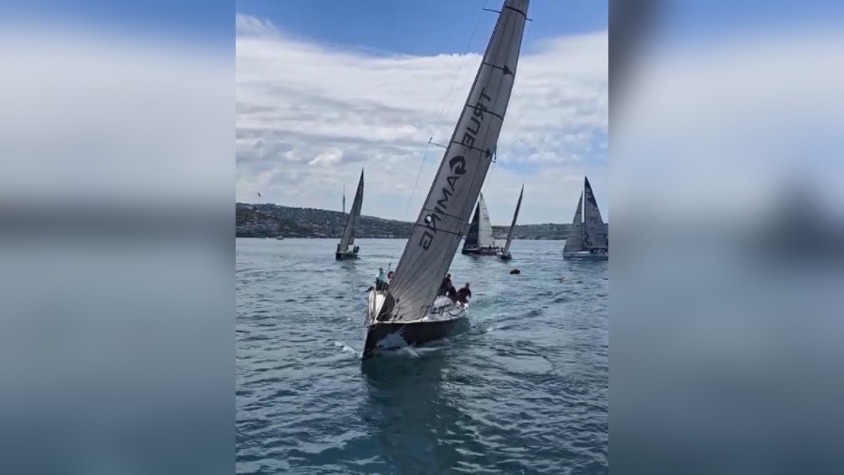 İstanbul Boğazı'nda yelkenliler kazadan döndü