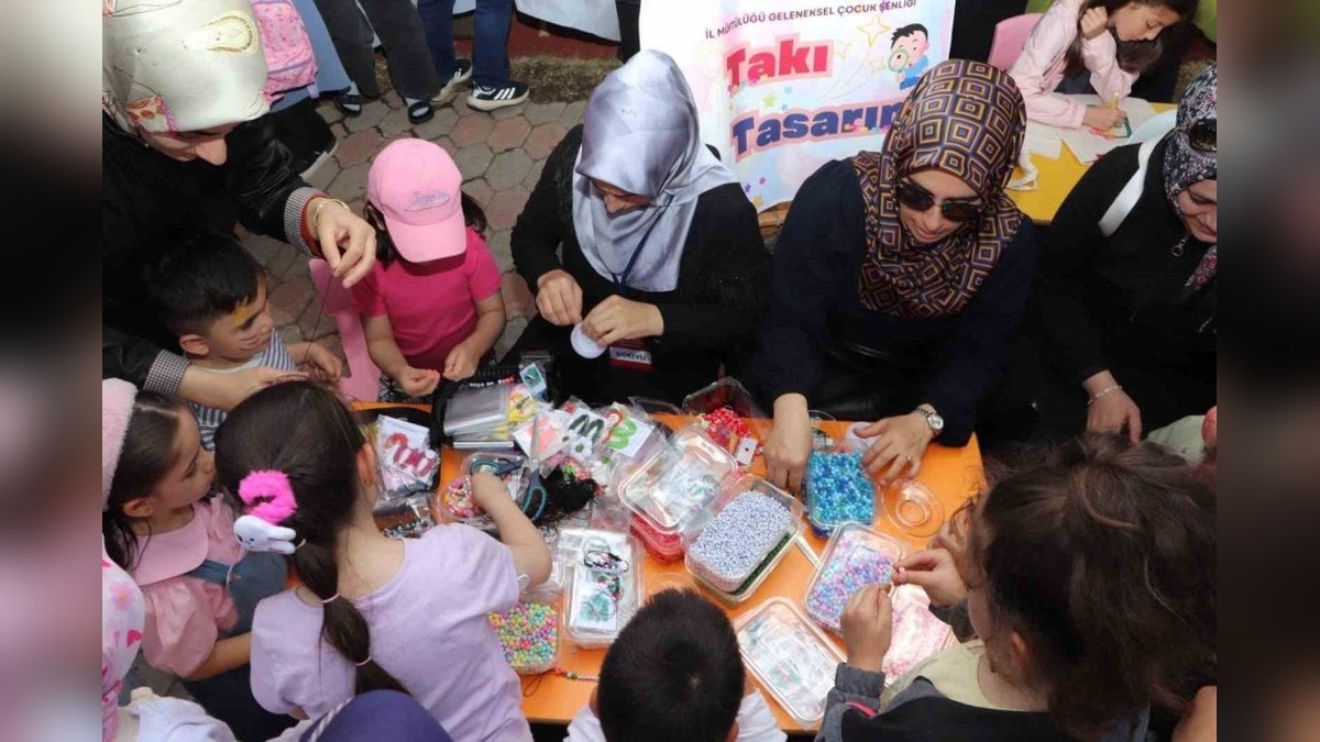 Sivas'ta 4-6 yaş Kur'an kursu öğrencileri için şenlik düzenlendi