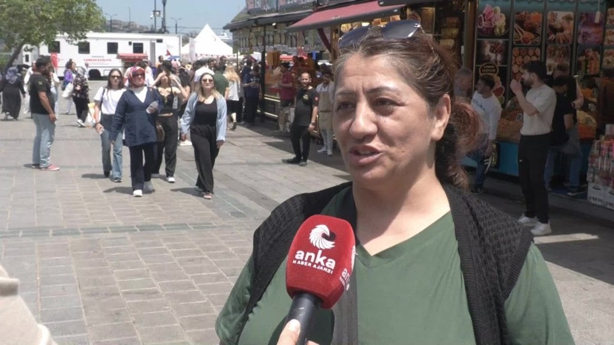 Eminönü’nde bayram hareketliliği yok: Vatandaşlar yüksek fiyatlardan şikayetçi