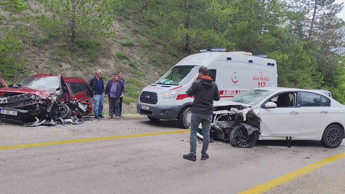Karabük'te trafik kazası: 1'i çocuk 8 kişi yaralandı