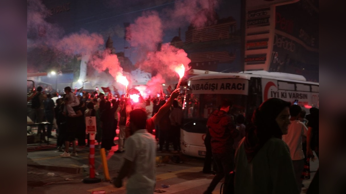 Vanspor penaltılarla 1. Lig'e yükseldi