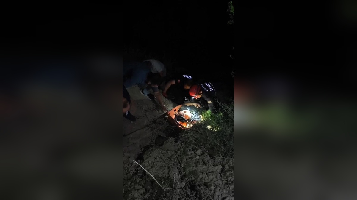 Adana'da otomobil uçuruma yuvarlandı: 3 yaralı