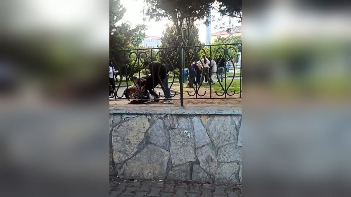 Başakşehir'de çocukların park kavgası kamerada
