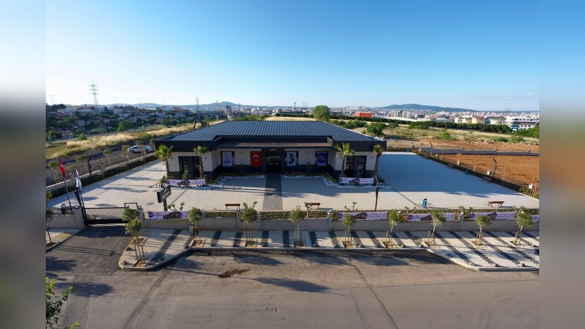 Sancaktepe'de 5 bin 560 metrekarelik Akpınar Mahalle Evi hizmete açıldı