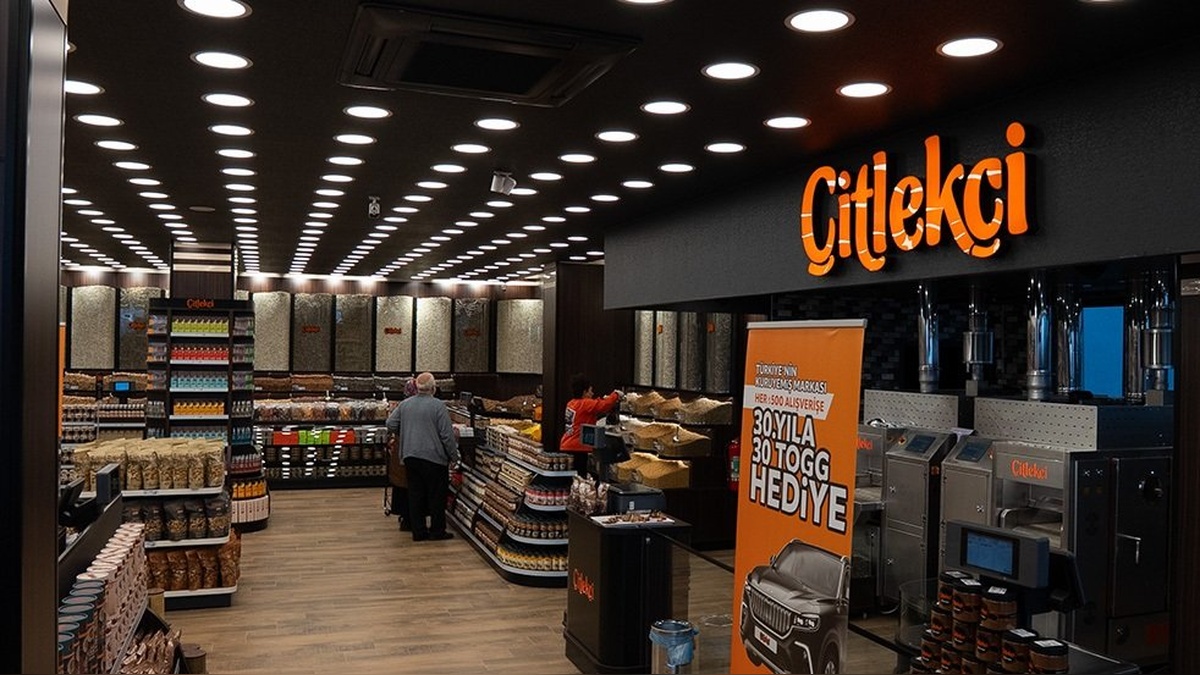 Çitlekçi, 30'uncu yılında 30 TOGG hediye etti