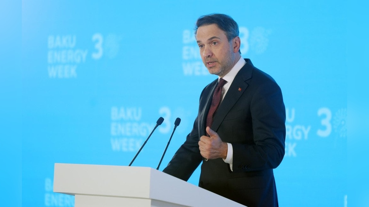 Bakan Bayraktar, Bakü Enerji Haftası'na katıldı