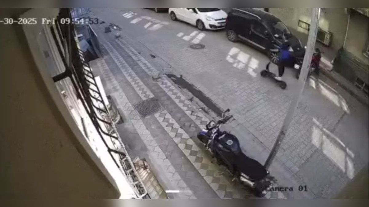 Sultangazi'de skuter kazası kamerada