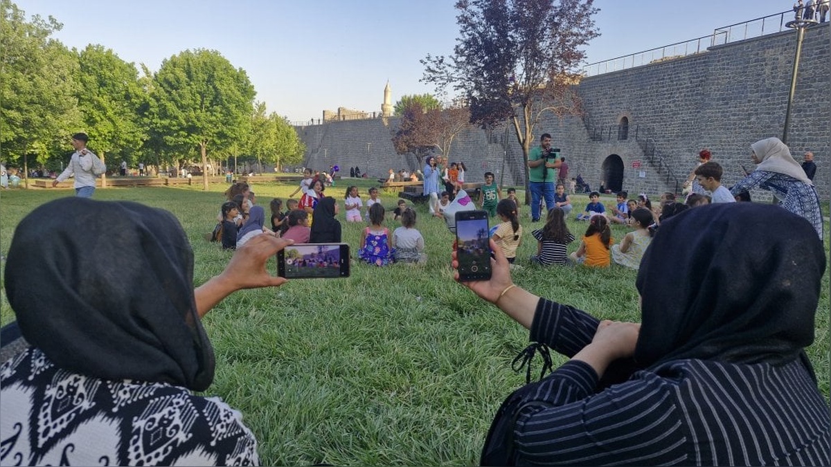 Diyarbakır'da lösemiyi yenen Ali Asaf için balonlar uçtu