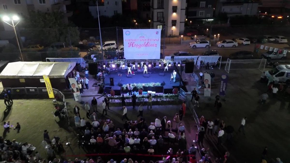 Mezitli'de 6. Örtüaltı Üzüm Festivali coşkuyla kutlandı