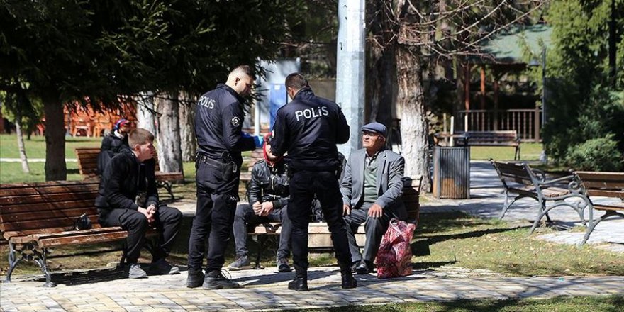 65 yaş üzerinin sokağa çıkmalarının sınırlandırılmasına başlandı