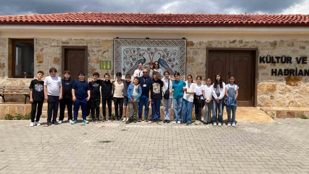Karabük Belediyesi Bilim Merkezi, Hadrianopolis Antik Kenti'ne bilimsel gezi düzenledi