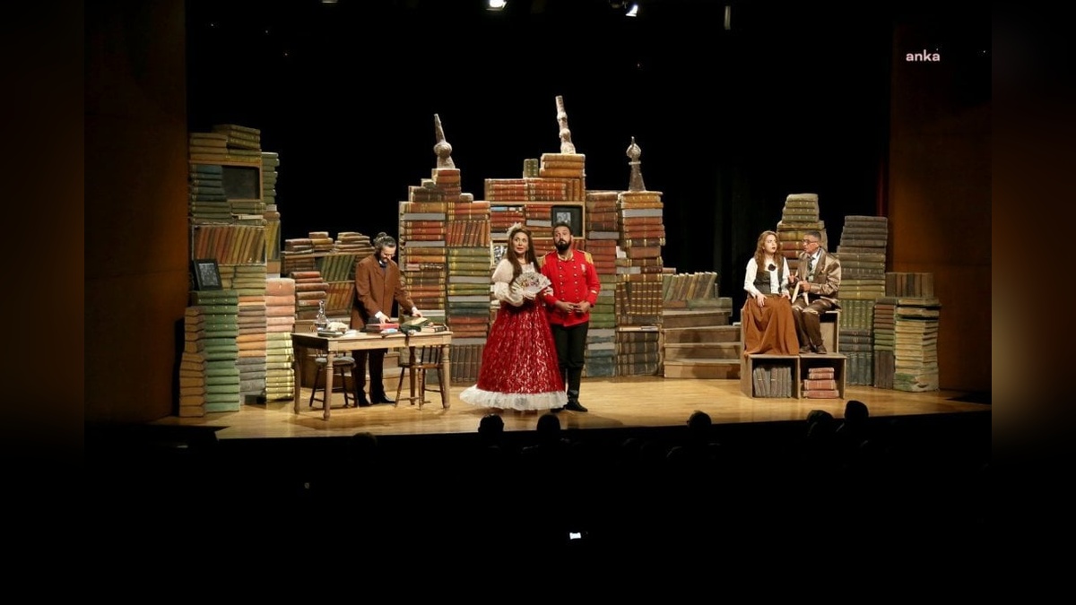 Eyüpsultan Belediyesi'nden iki özel tiyatro gösterimi: 'Çehov Kabare' ve 'Toros Canavarı' izleyicileri büyüledi