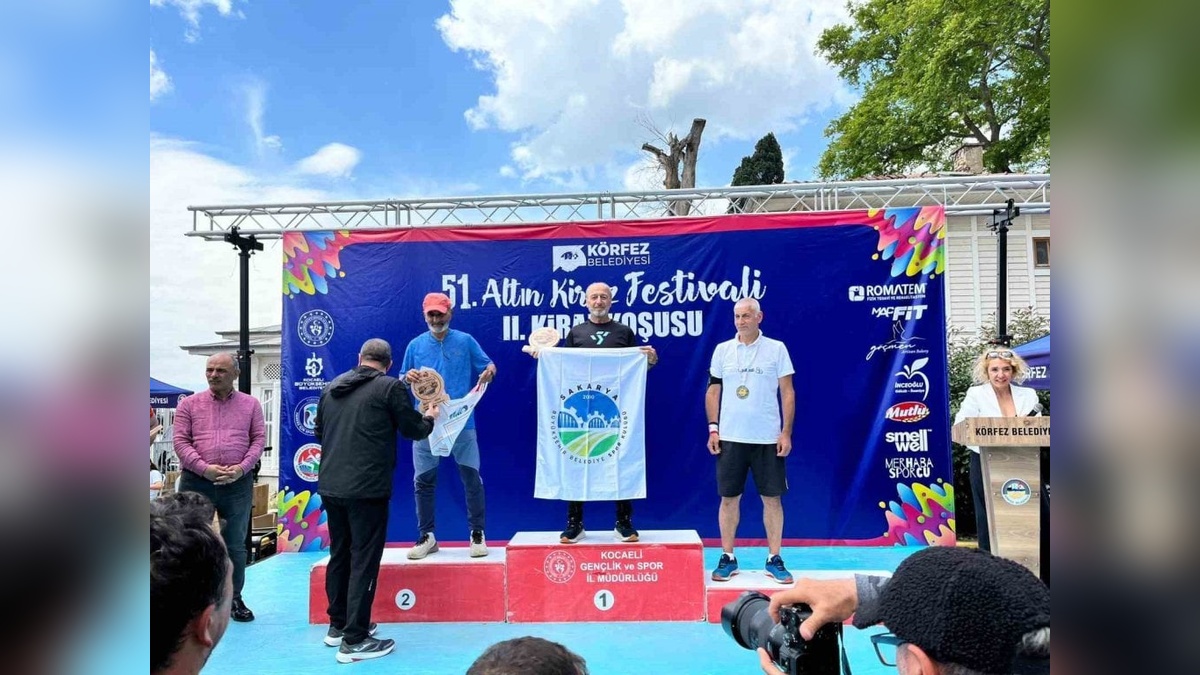 Ali Turan, Kocaeli'de 10 kilometre koşusunda şampiyon oldu