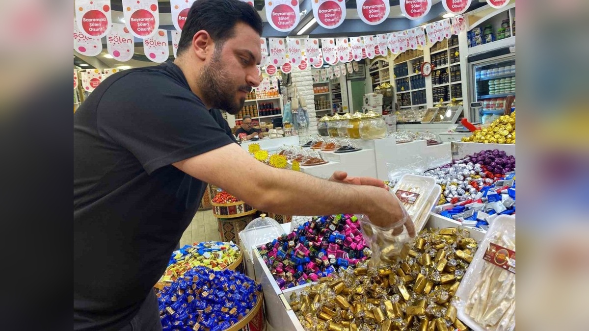 Elazığ'da bayram şekerleri tezgahlarda yerini aldı