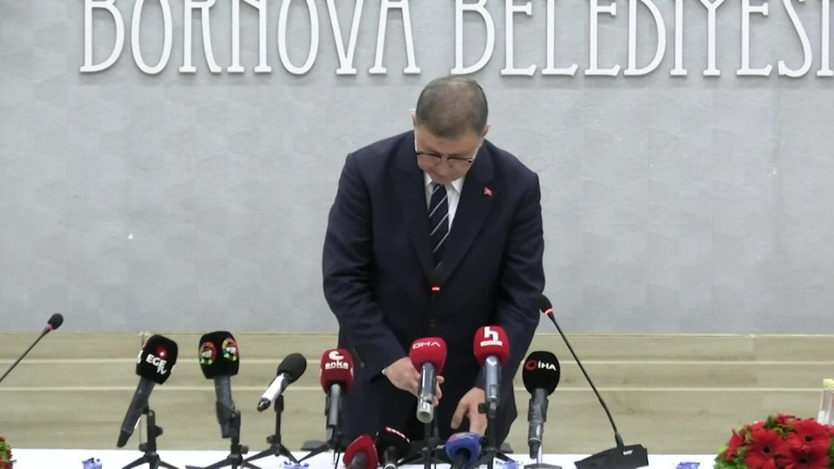 İzmir Büyükşehir Belediye Başkanı Tugay: Grevdeki işçiler tehdit ediliyor