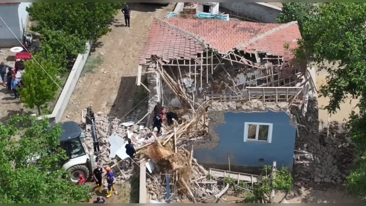 Kırşehir'de sel: 1 ev yıkıldı, 4 ev hasar gördü