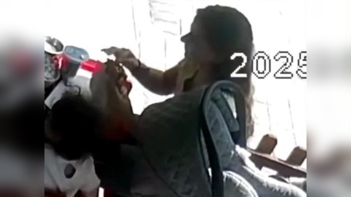 Adapazarı'nda kadın müşteri, tostuna kendi saçını koydu