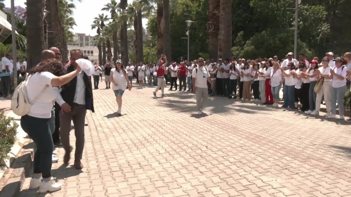 İzmir'de grev 5. gününde: İşçilerden 'şov yapmayın' tepkisi