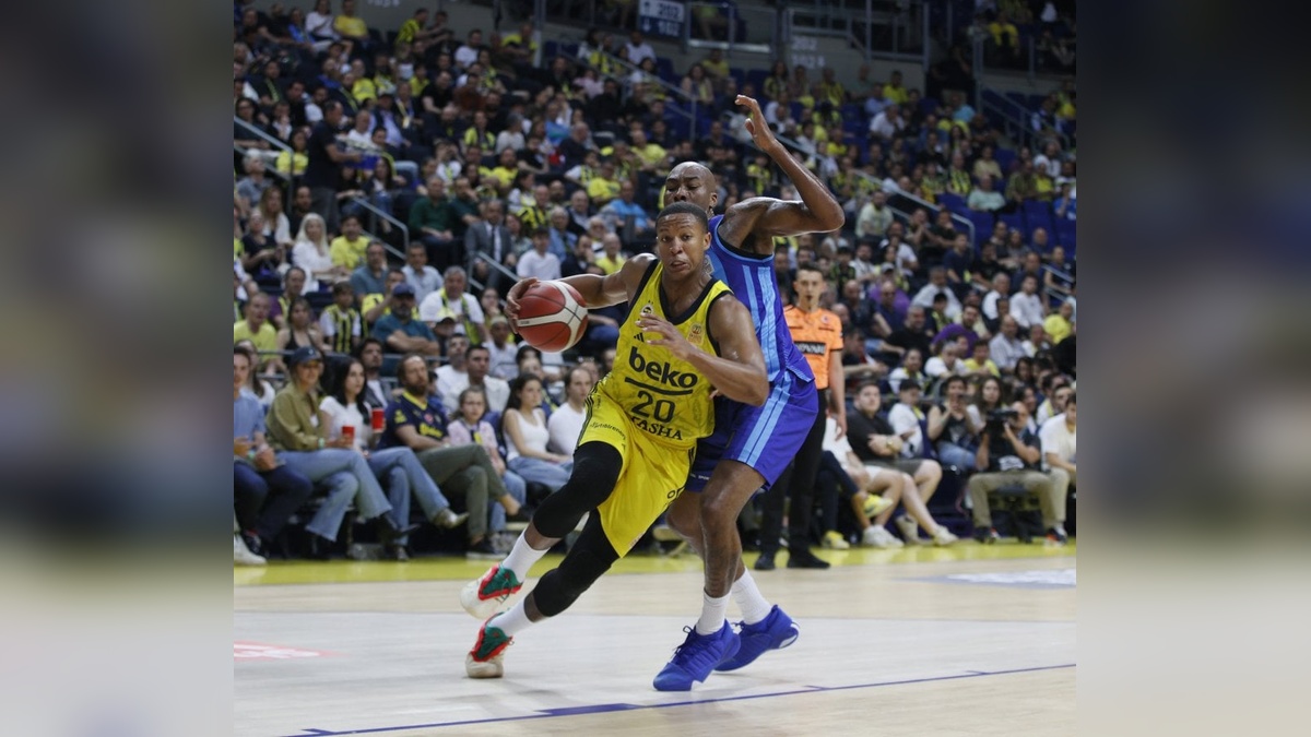 Fenerbahçe Beko, Türk Telekom'u 101-94 mağlup ederek yarı finale yükseldi