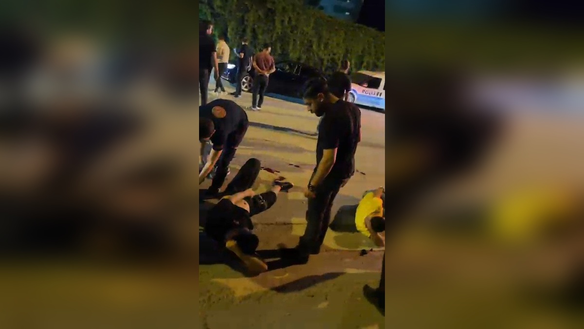 Mersin'de iki kişi sokak ortasında vuruldu