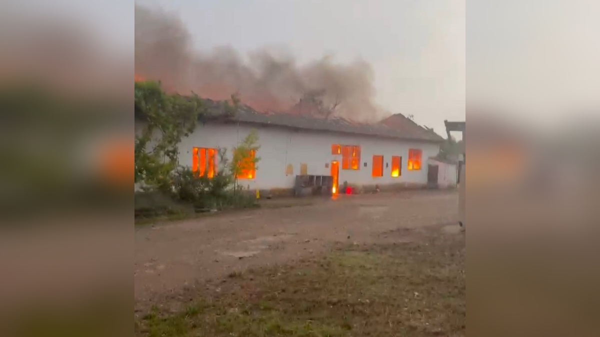 Kırşehir Kaman'da EÜAŞ deposunda yangın