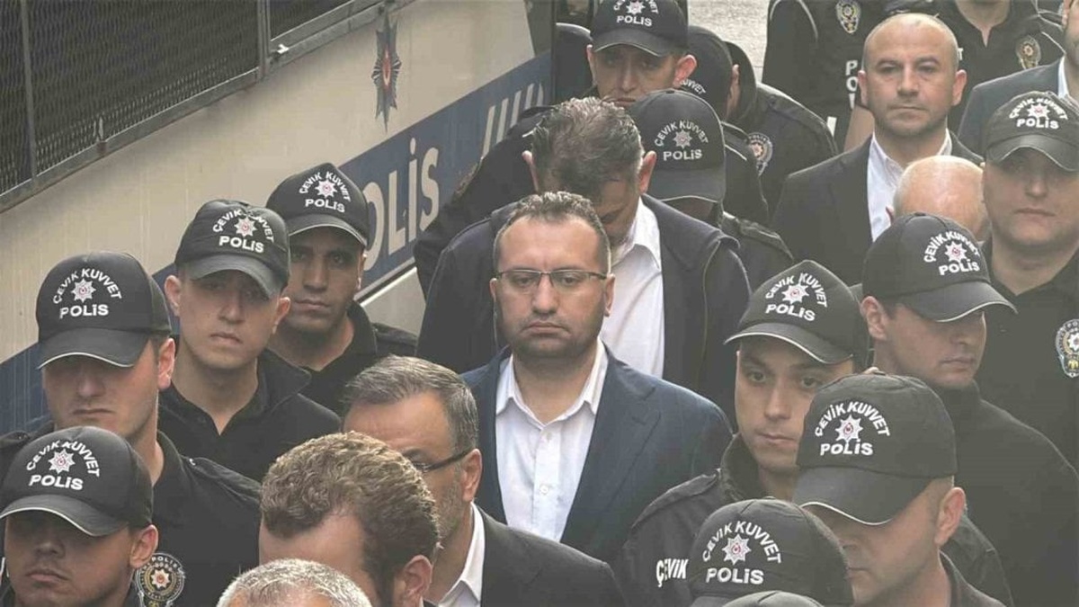 İBB yolsuzluk operasyonunda 36 kişi gözaltına alındı