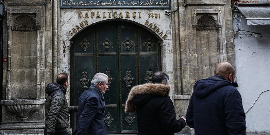 Kapalıçarşı ve Mısır Çarşısı koronavirüs tedbirleri kapsamında kapatıldı