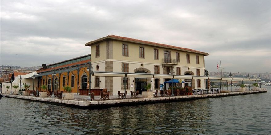 İzmir'de AVM'ler geçici süreyle kapatılıyor