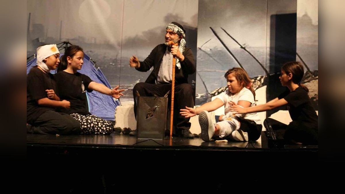 Gazze'nin çocukları tiyatro oyunu izleyenleri duygulandırdı