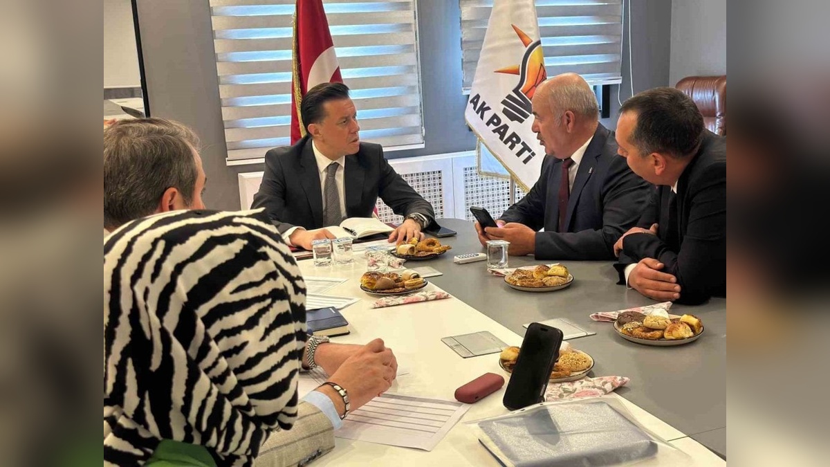 AK Parti Eskişehir Milletvekili Hatipoğlu, halk günü'nde vatandaşlarla buluştu