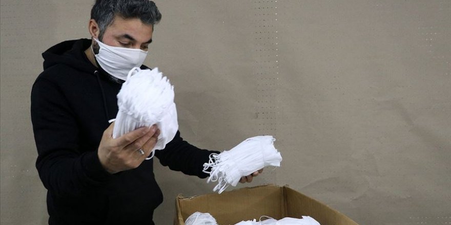 İzmir'de tıbbi standartlara uymayan 1500 maske ele geçirildi