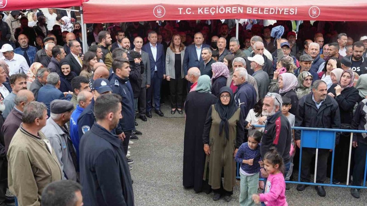 Keçiören Belediyesi çiftçilere 61 bin fide dağıttı