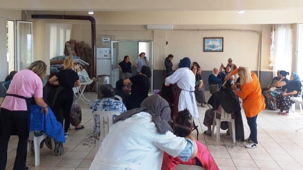 Edremit Halk Eğitimi Merkezi'nden kırsal mahallelere ücretsiz kuaför hizmeti