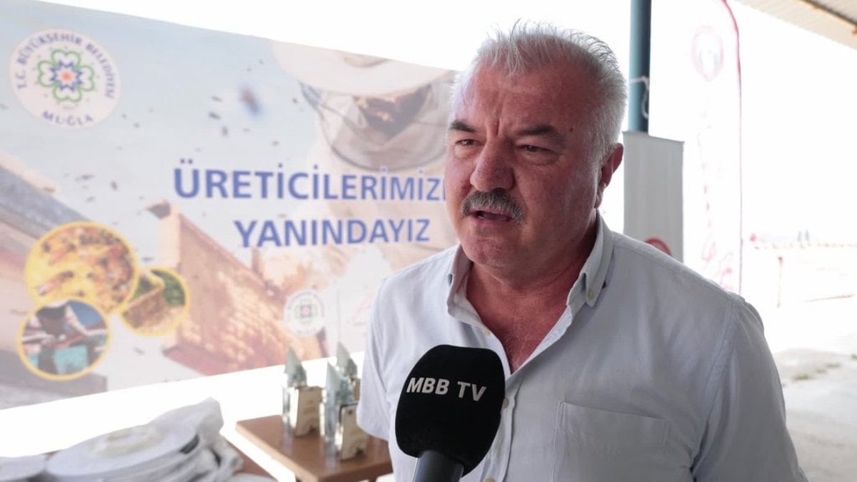 Muğla Büyükşehir Belediyesi, 34 arıcıya maske ve 300 körük dağıttı