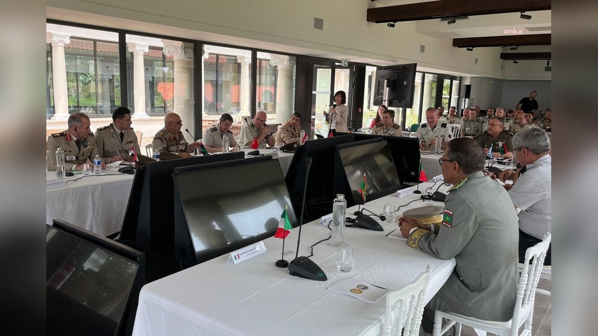 Orgeneral Bayraktaroğlu, Akdeniz Kara Kuvvetleri Komutanları Sempozyumu'na katıldı