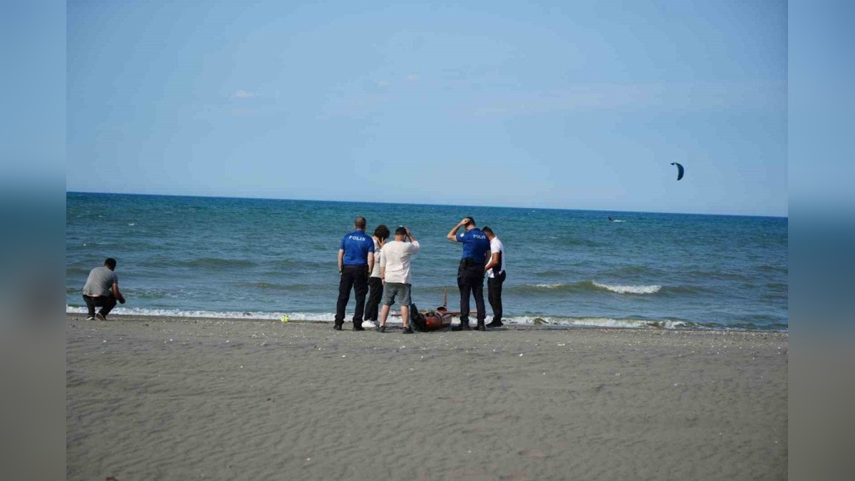 Samsun'da Şimşek İHA kıyıya vurdu