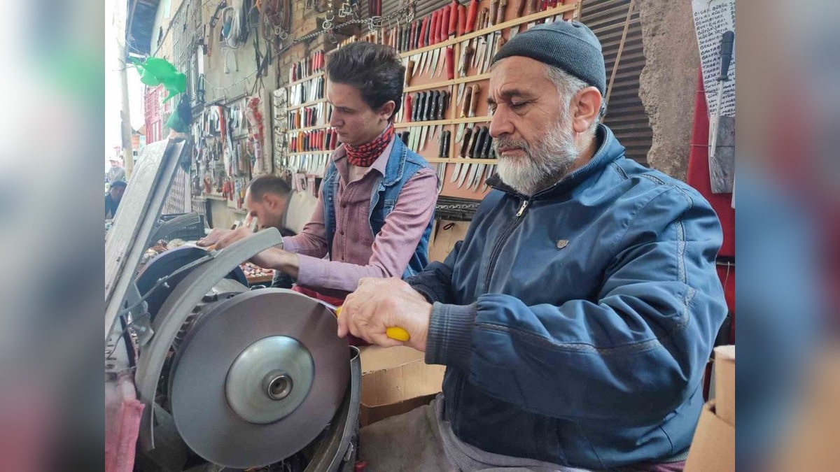 Konya'da Kurban Bayramı öncesi bıçak bileme hareketliliği başladı