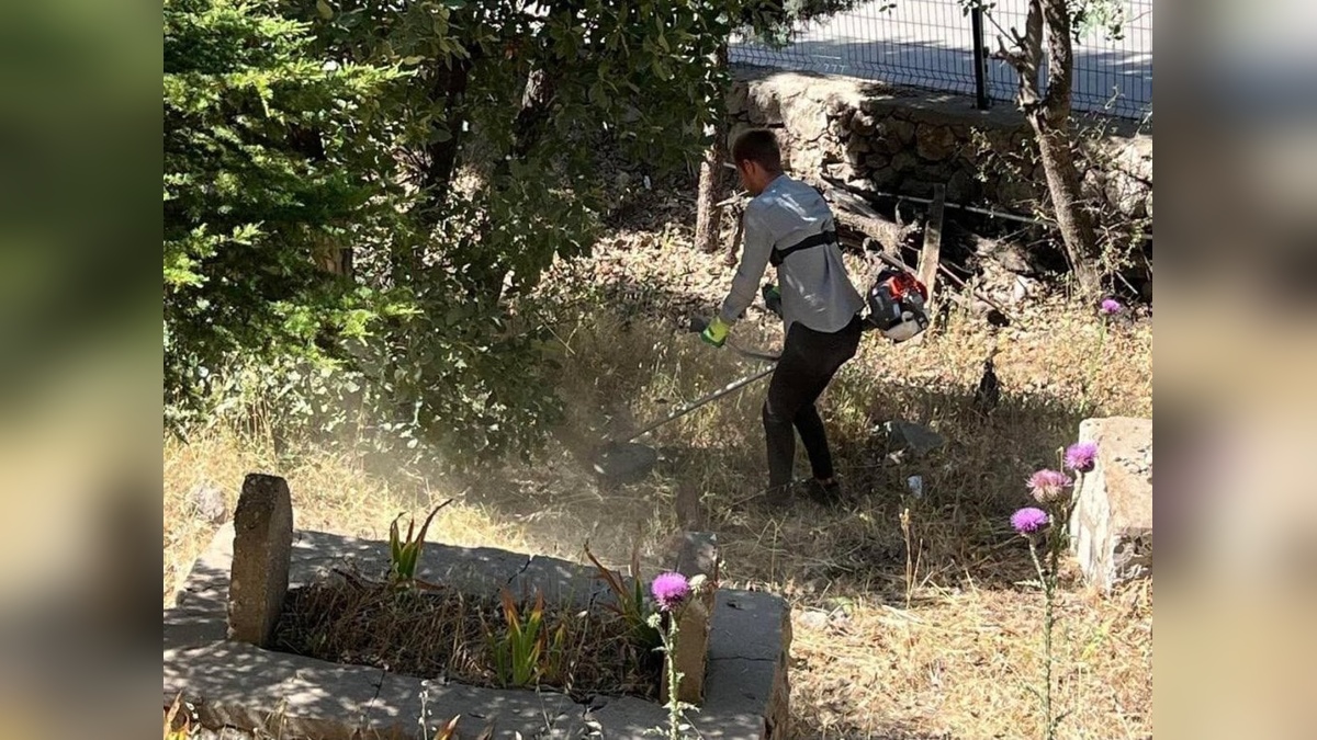 Şırnak Belediyesi, Kurban Bayramı öncesi mezarlıklarda temizlik seferberliği başlattı