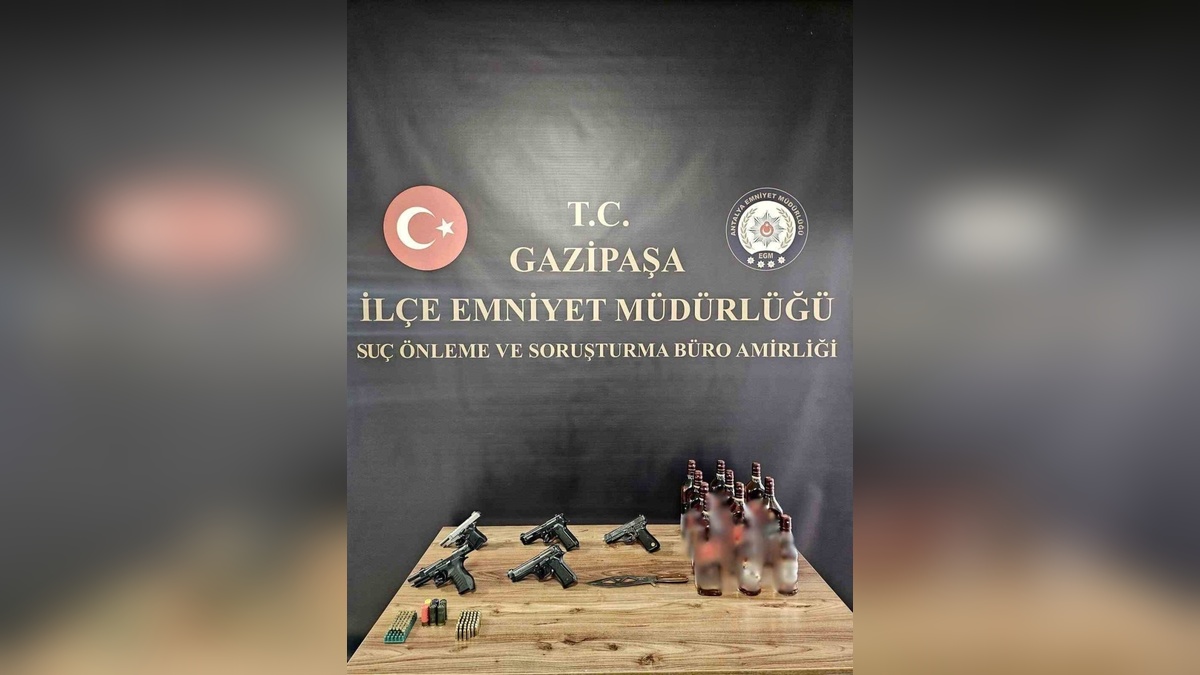 Gazipaşa'da 9 şüpheliden ruhsatsız silah ve kaçak alkol çıktı