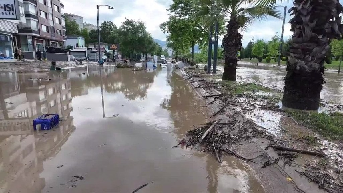 Ortahisar Belediyesi'nden yağış sonrası hasar tespit çalışmaları