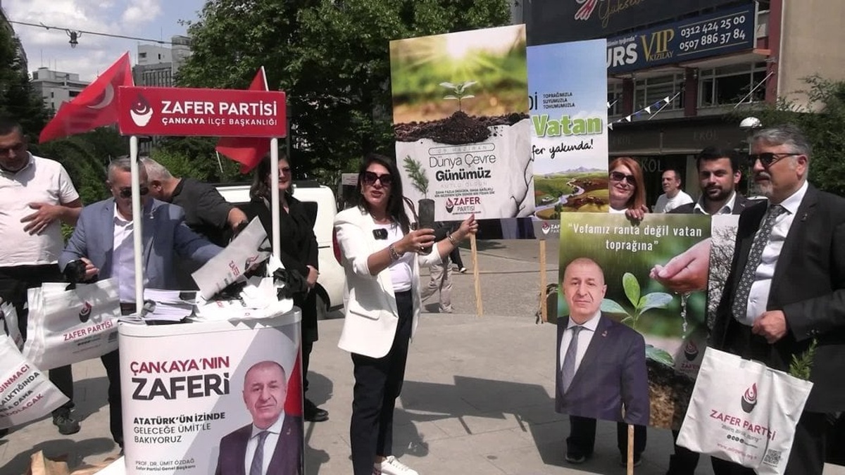 Zafer Partisi'nden 'Ümit Özdağ'a Özgürlük' fidanları