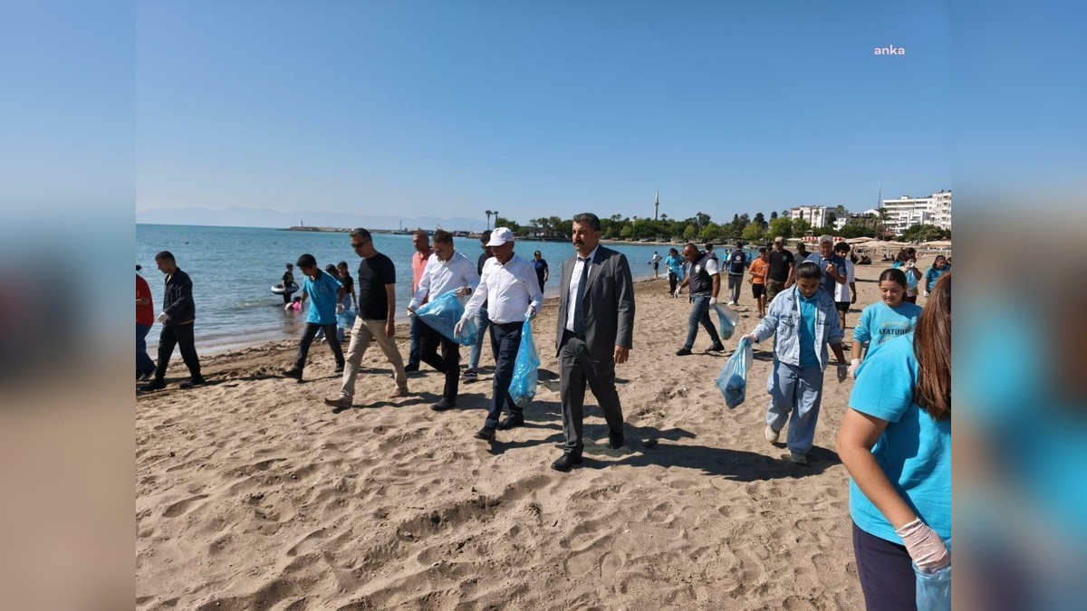 Yumurtalık Belediyesi bayram öncesi temizlik çalışması gerçekleştirdi