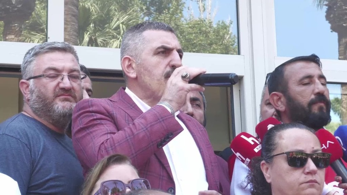 İzmir Büyükşehir Belediyesi işçilerinin grevi 7. gününde: Sendika temsilcileri genel merkezden gelecek kararı bekliyor