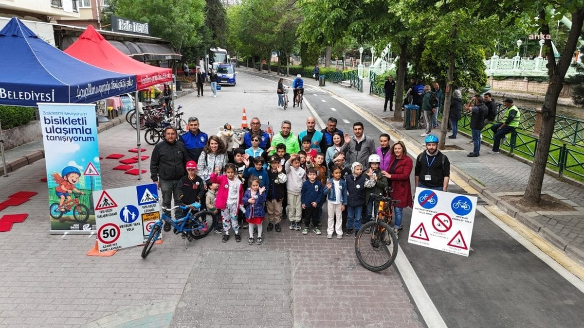 Eskişehir Büyükşehir Belediyesi'nden 'Bisikletli Ulaşımla Tanışıyorum' projesi