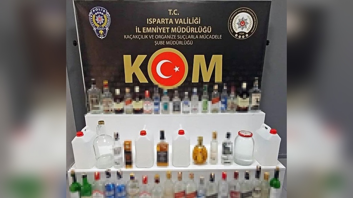 Isparta'da kaçak içki operasyonu: Çok sayıda malzeme ele geçirildi