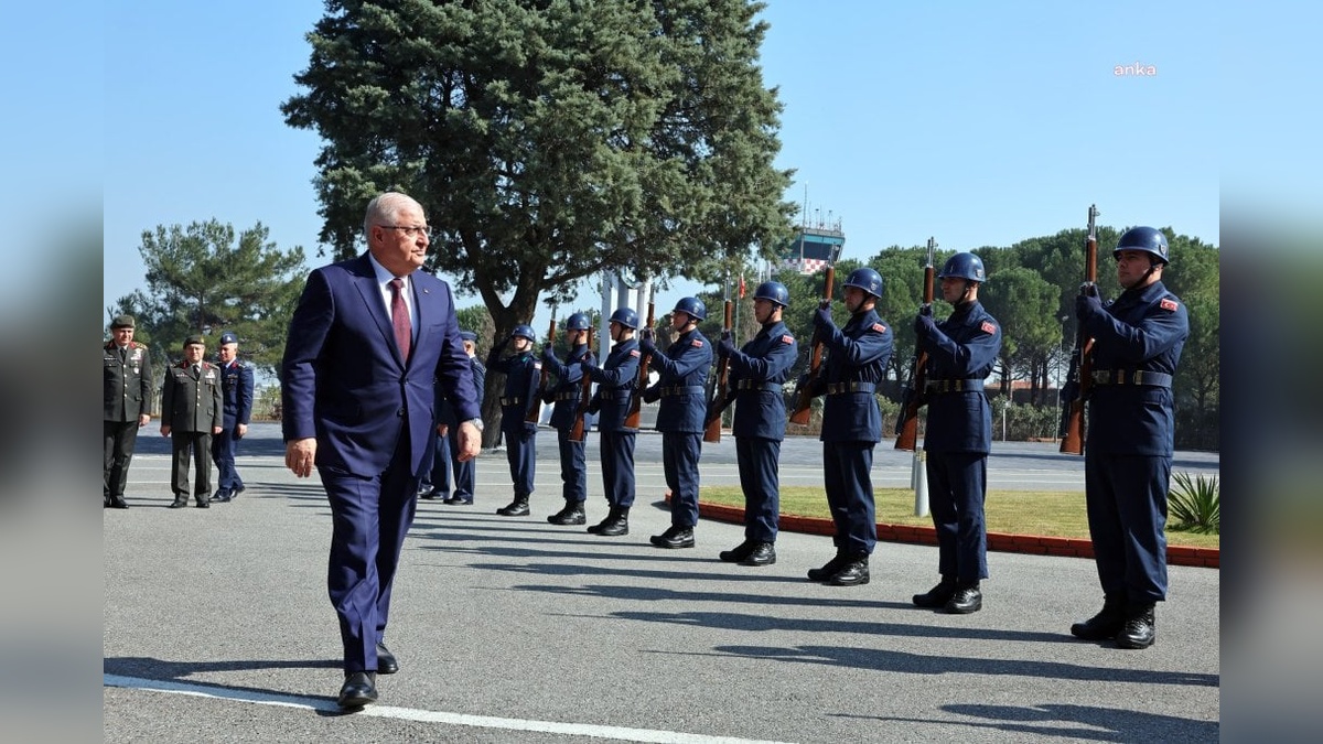 Bakan Güler: Suriye'deki askerlerimizin geri çekilmesi için çok erken