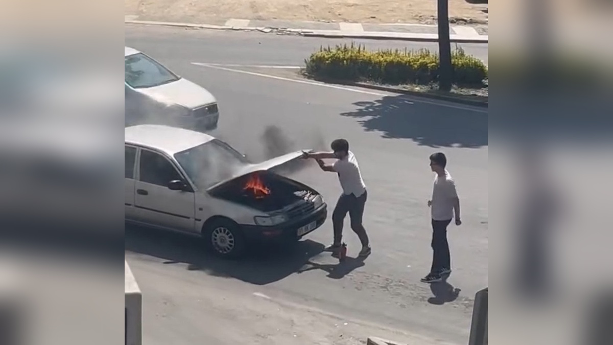 Düzce'de otomobil yangını vatandaşlar tarafından söndürüldü