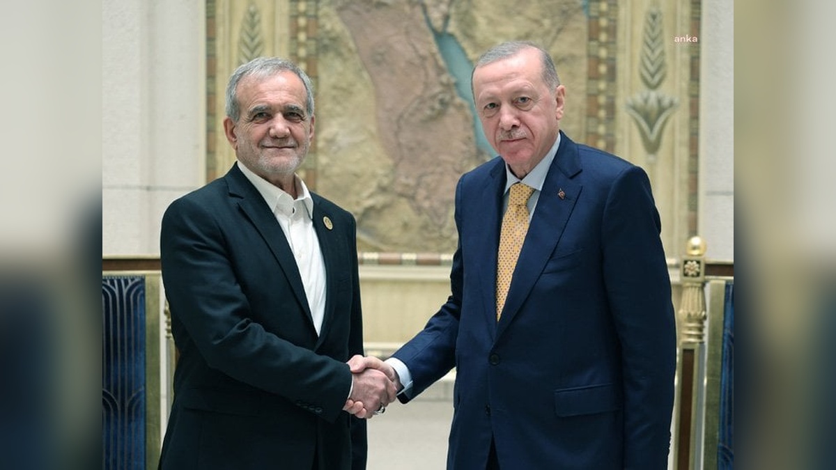 Cumhurbaşkanı Erdoğan, İran Cumhurbaşkanı Pezeşkiyan ile telefonda görüştü